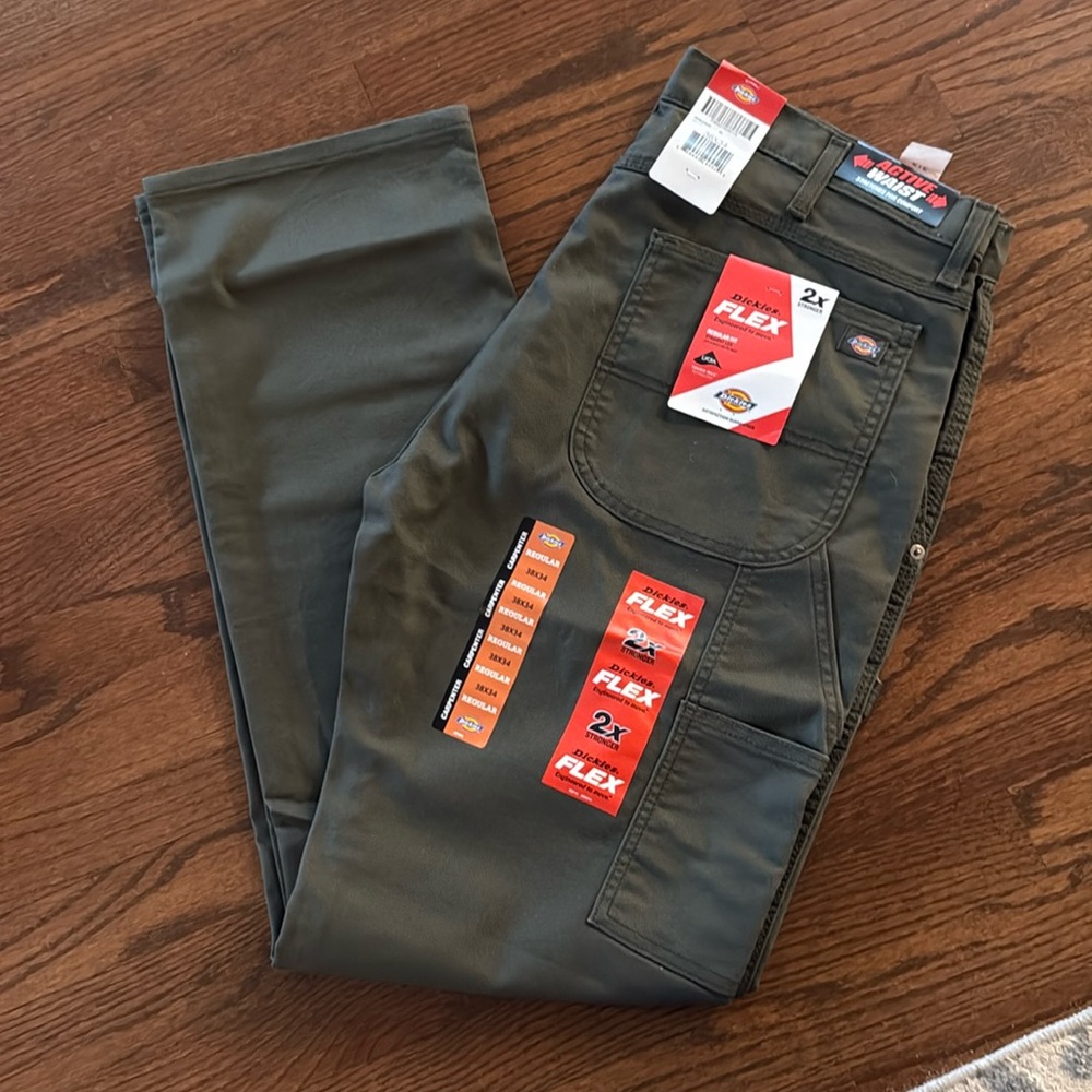 Men’s Dickies NWT Carpenter Pants size 38x34 Army Green